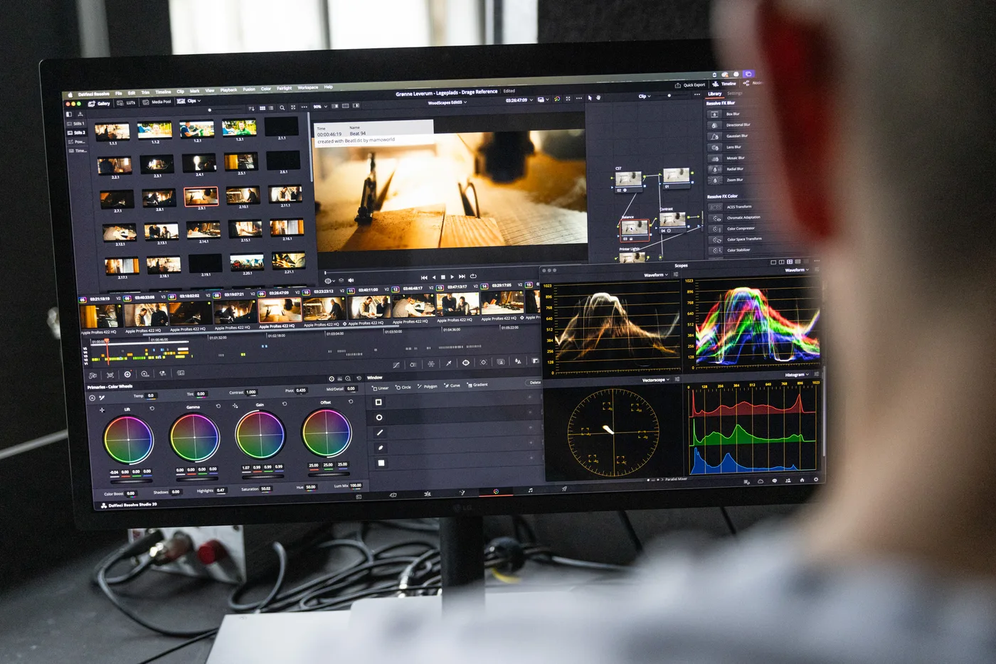 a-round arbejder med colorgrading