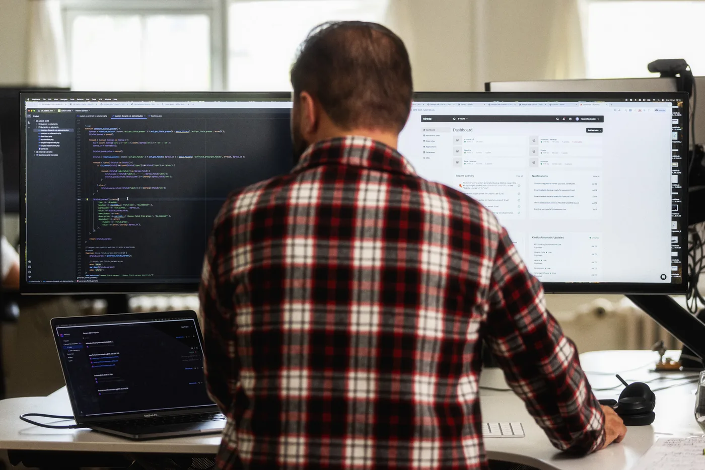 a-round arbejder med frontend